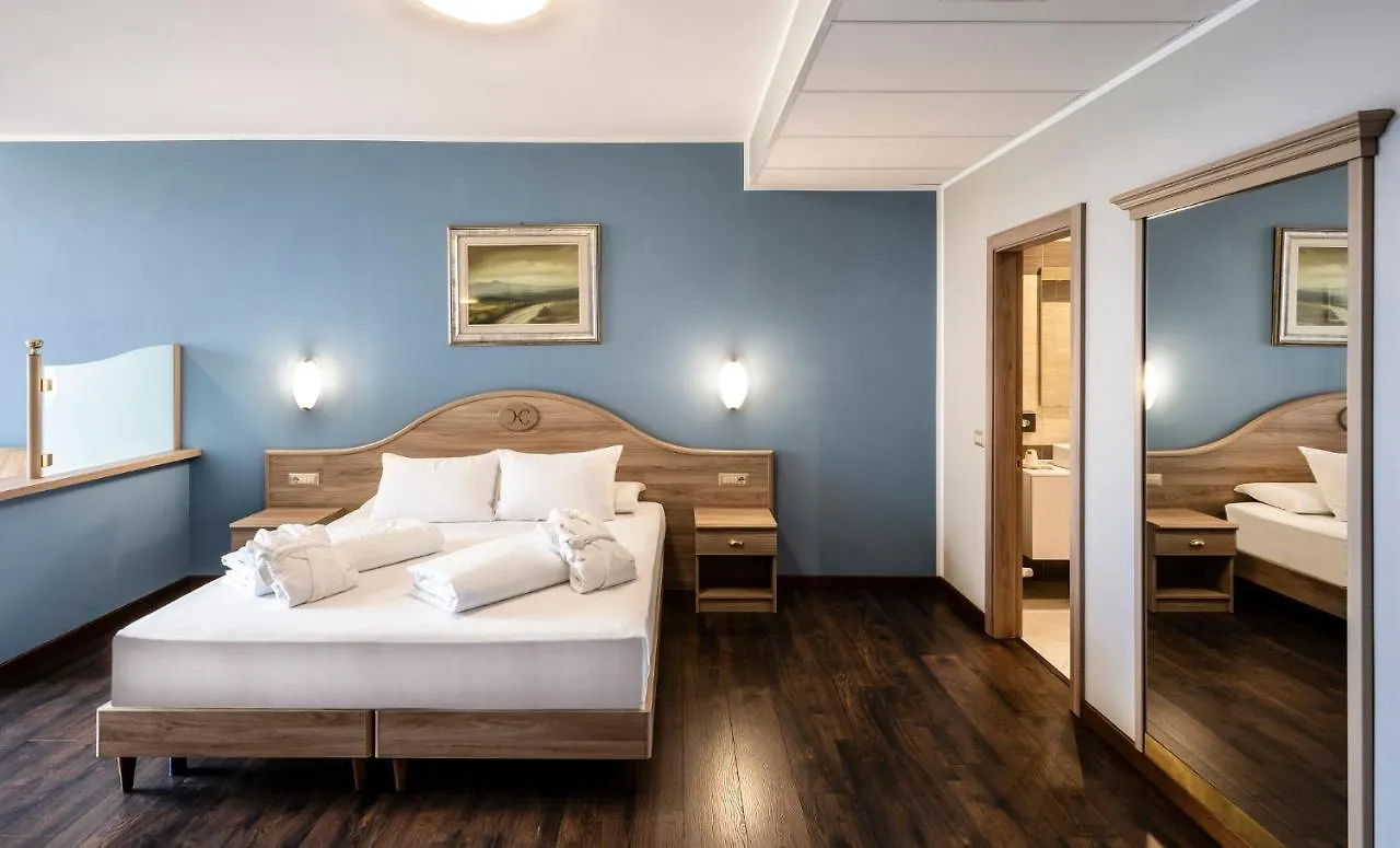 Hotel Caravel Limone sul Garda 4*,
