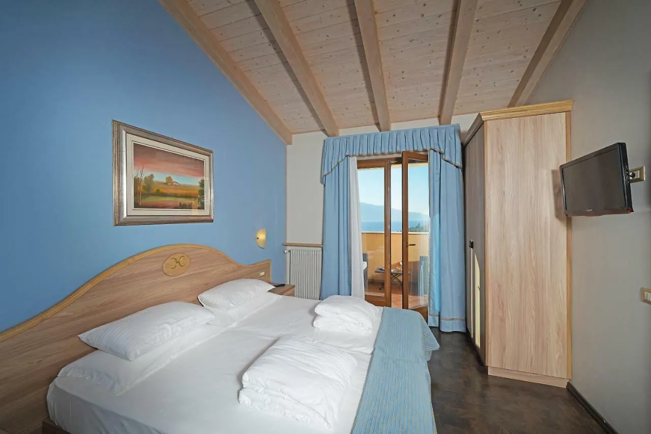 Hotel Caravel Limone sul Garda 4*,  Olaszország